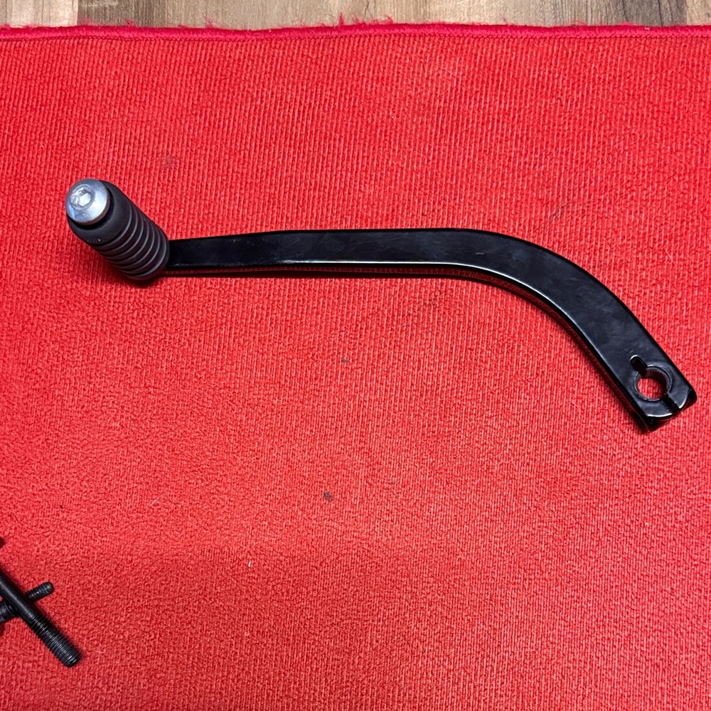 2022 Harley Davidson shift level and shifter peg. (Extended version) 2022 fxlrst